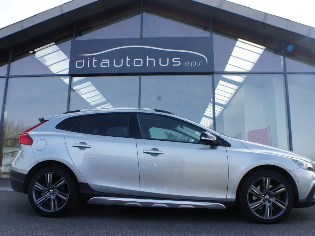 Billede 4 - Volvo V40 2,0 D4 190 R-Design aut.