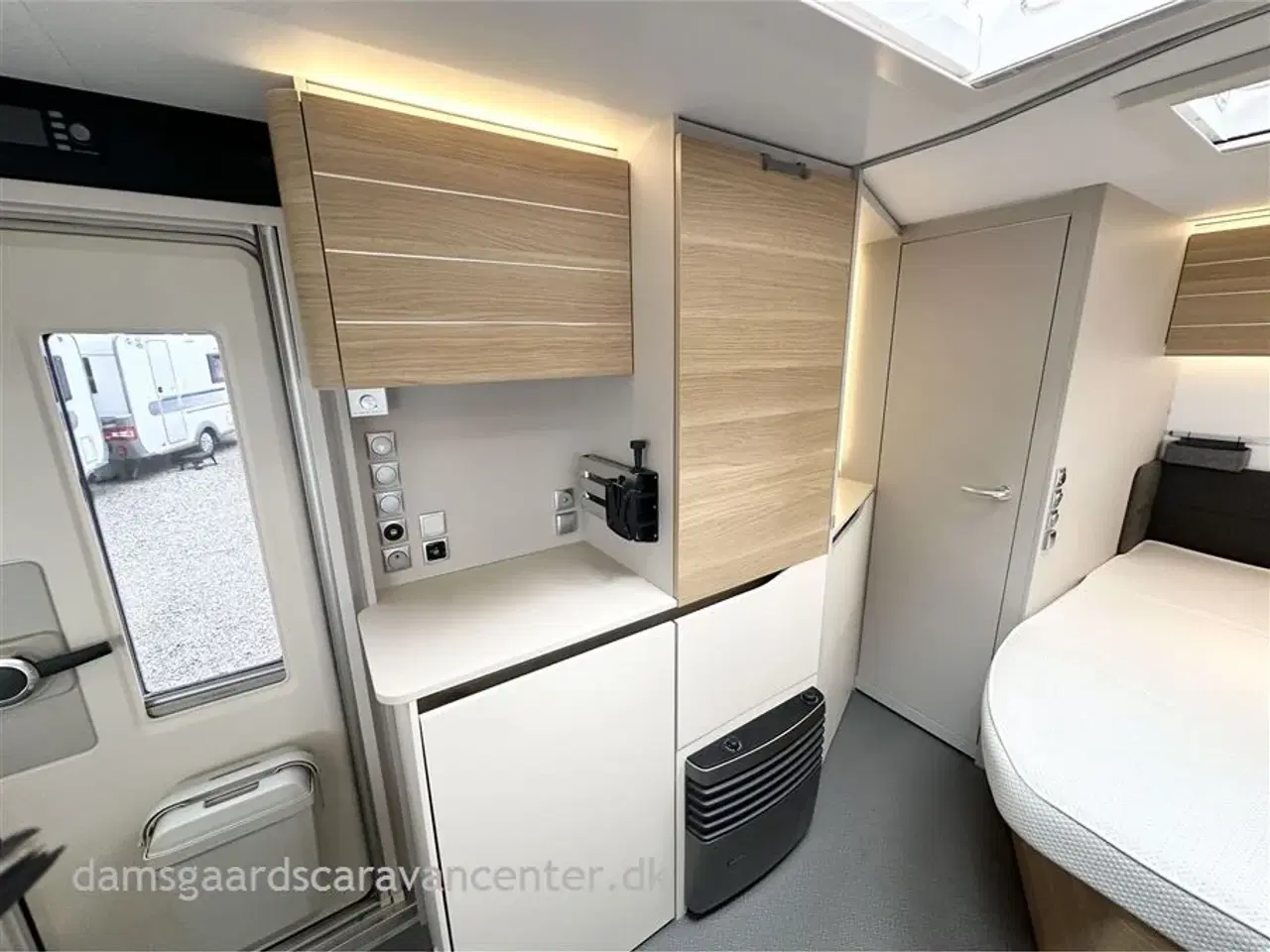Billede 14 - 2022 - Adria Adora 522 UP   Franskseng-Mover-Gulvtemp-telt-A/C