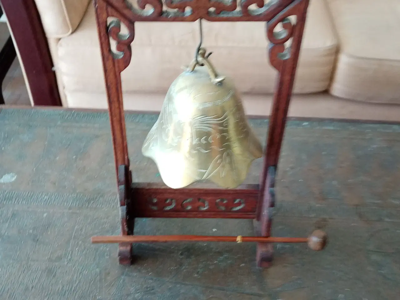 Billede 1 - En klokke der siger ding dang. Antil