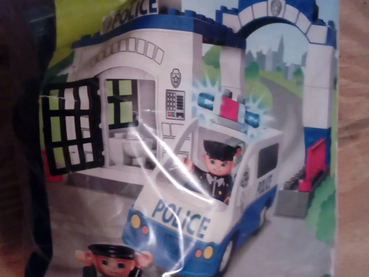 Billede 1 - Duplo Politistation