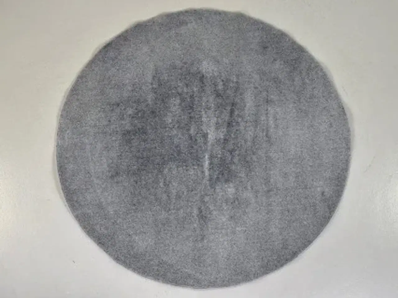 Billede 1 - Rundt gulvtæppe i grå