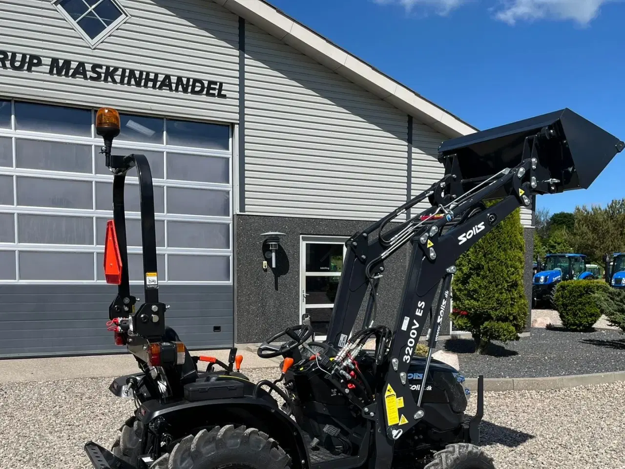 Billede 18 - Solis S26 6+2 gearmaskine Limited Edition i sort med brede hjul og Fuldhydraulisk frontlæsser