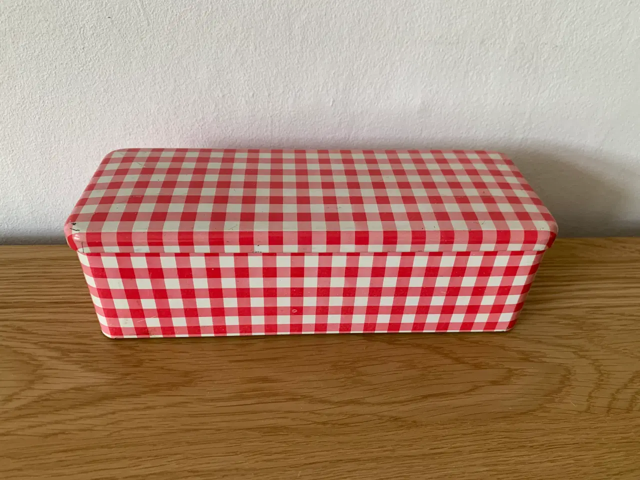 Billede 1 - Anderledes lang dåse, i ternet look