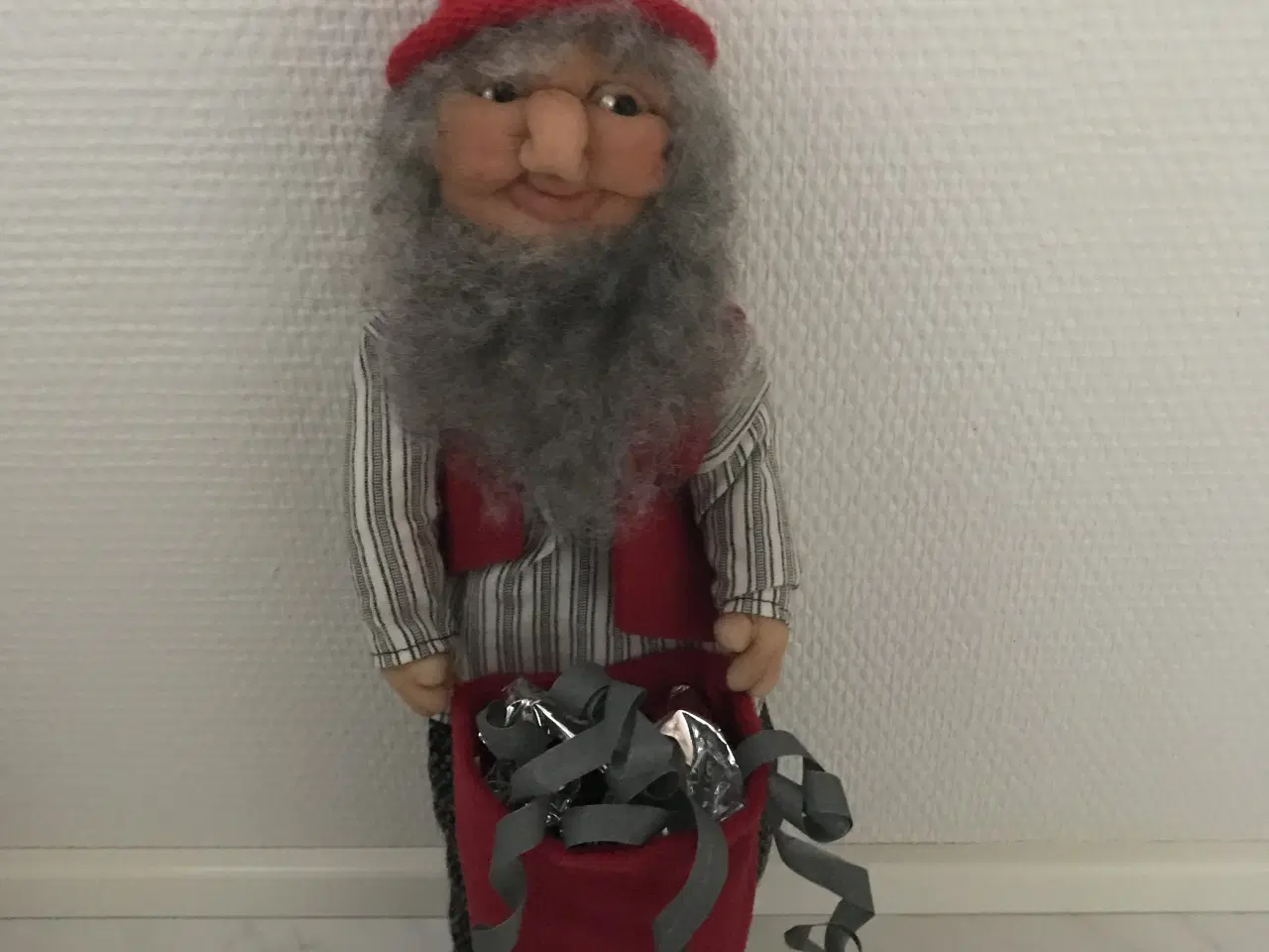 Billede 1 - Nisse med en gavehue