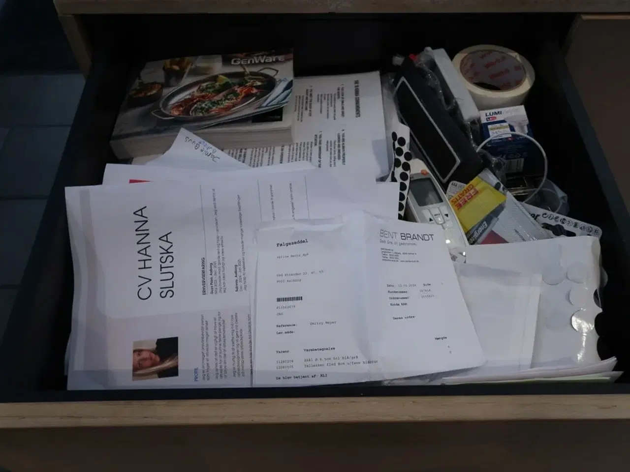 Billede 4 - Disk med indhold i skuffer