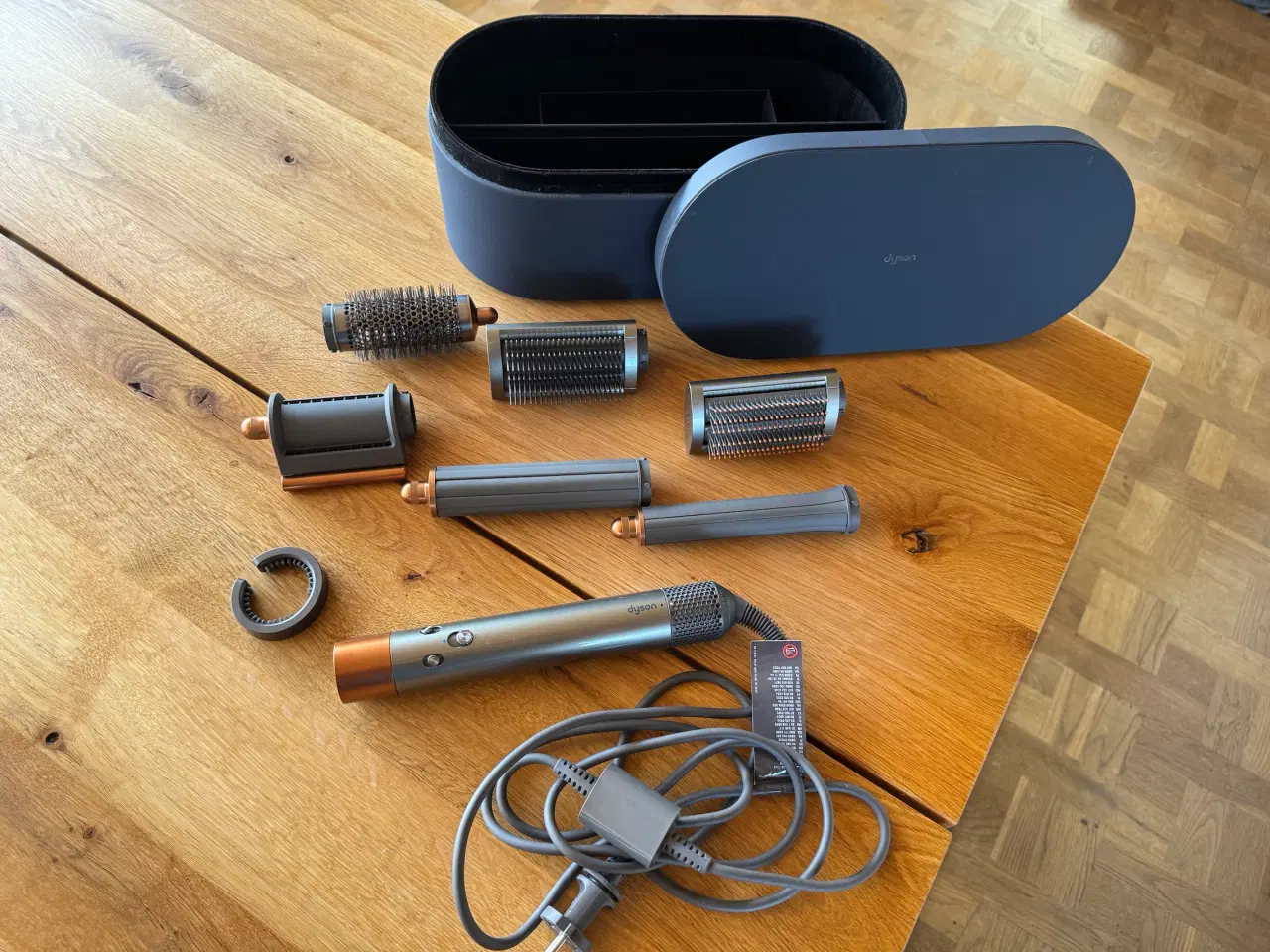 Billede 1 - Dyson Airwrap HS05 Complete Set