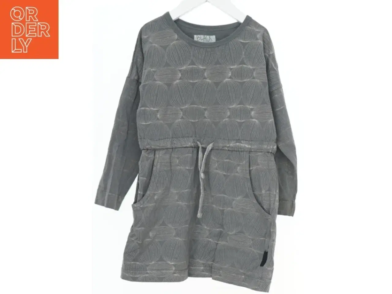 Billede 1 - Langærmet kjole med mønster fra Phister & Philina (str. 110)