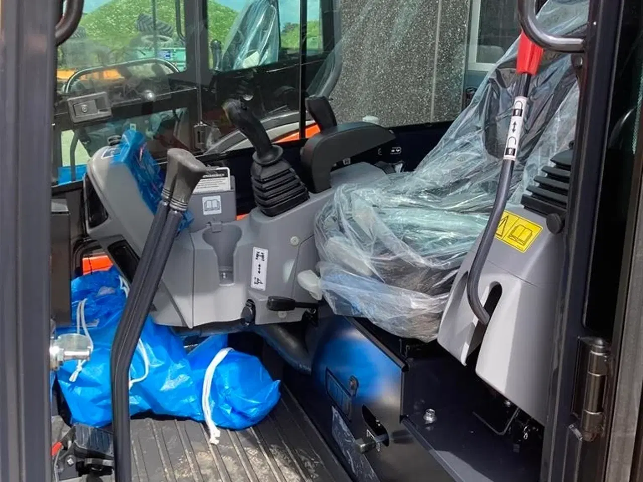 Billede 9 - Kubota KX019-4 kan udstyres med hurtigskift / udstyr efter ønske