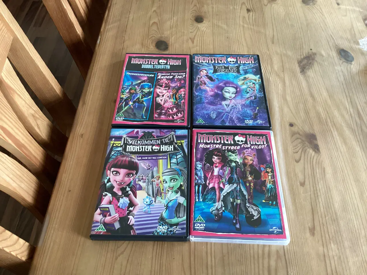 Billede 2 - Monster High Dukker,Tilbehør, Dvd, Møbler, Stative