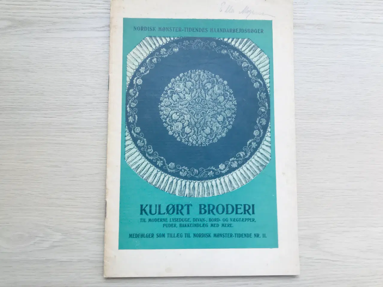 Billede 1 - Kulørt Broderi - Nordisk Mønster-Tidende Nr. 11