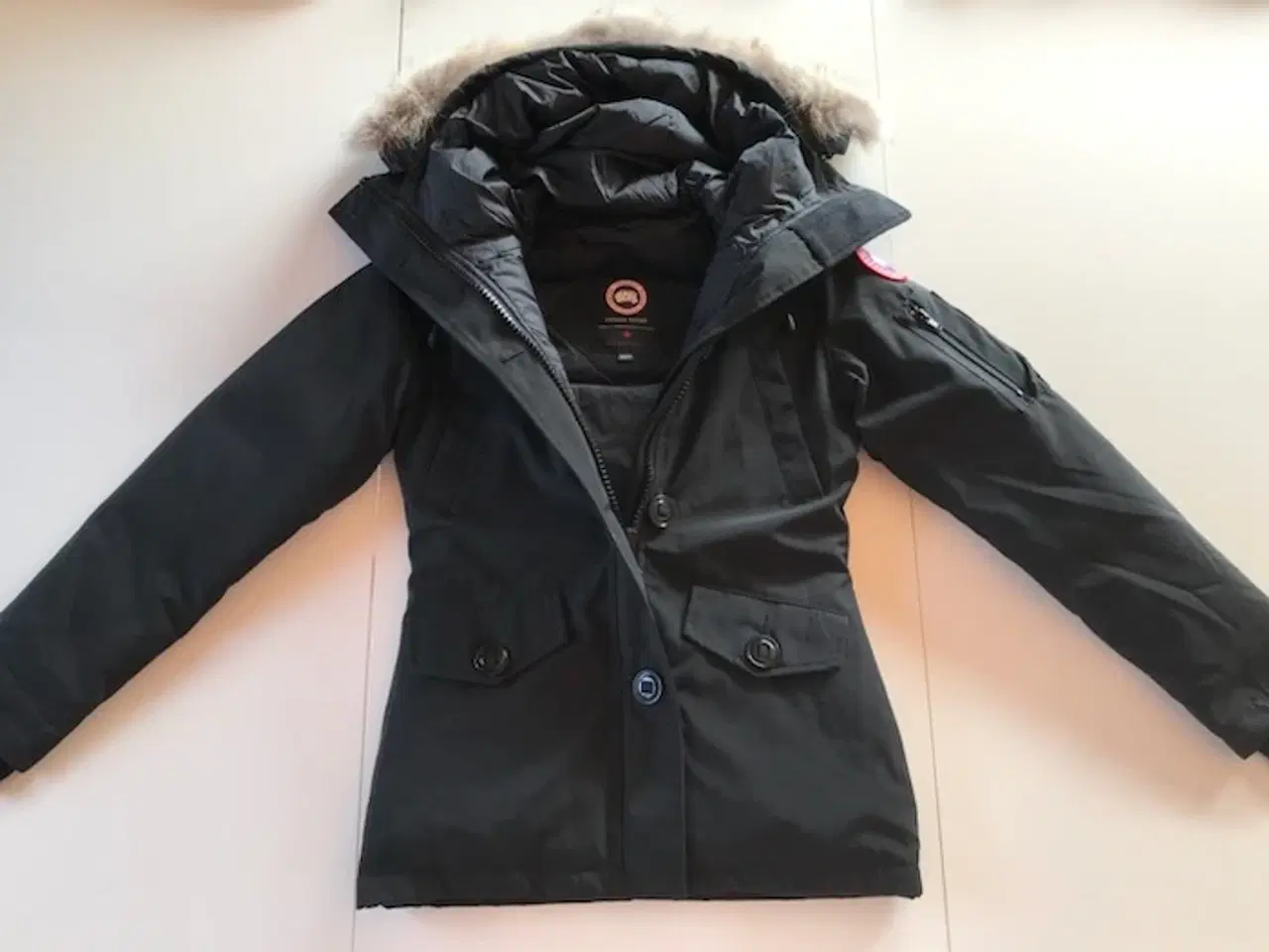 Billede 1 - Canada Goose Ladies MONTEBELLO jakke i sort