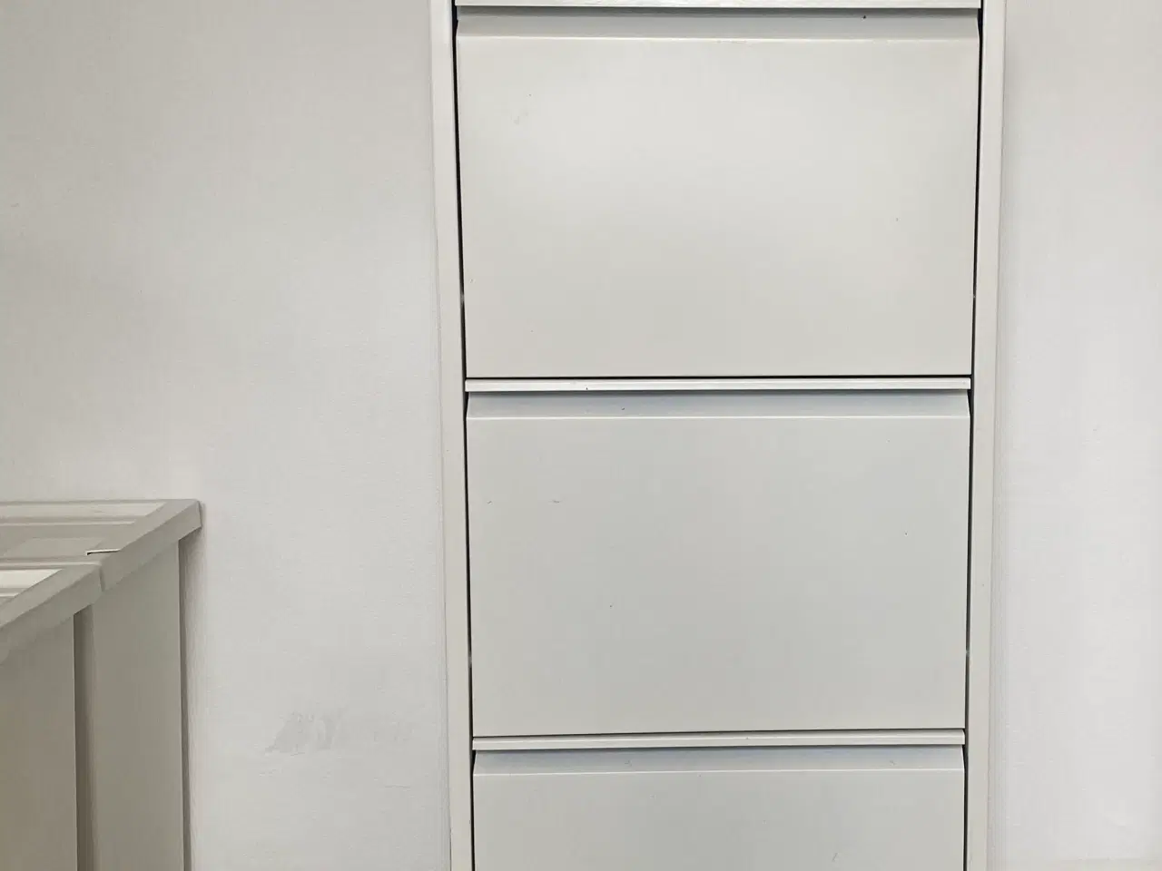 Billede 1 - Skoskab med 3 rum 