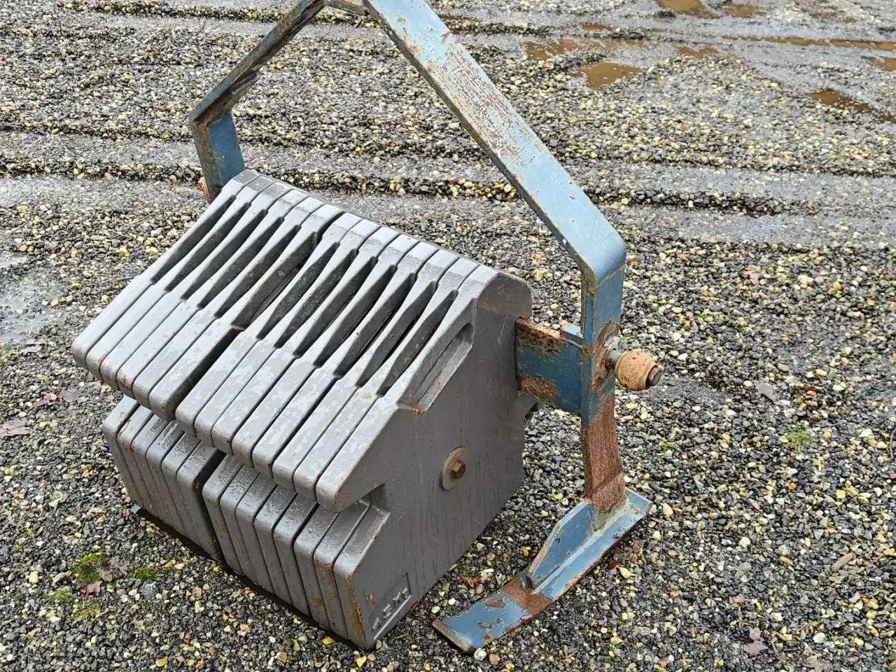 Billede 1 - - - - Frontvægt 45x14 kg. med stativ