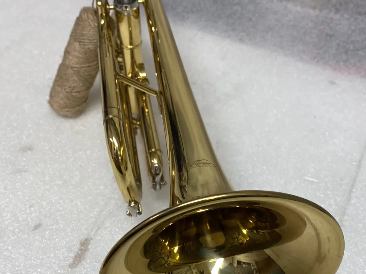 Billede 2 - Jazzo messing-trompet med kuffret