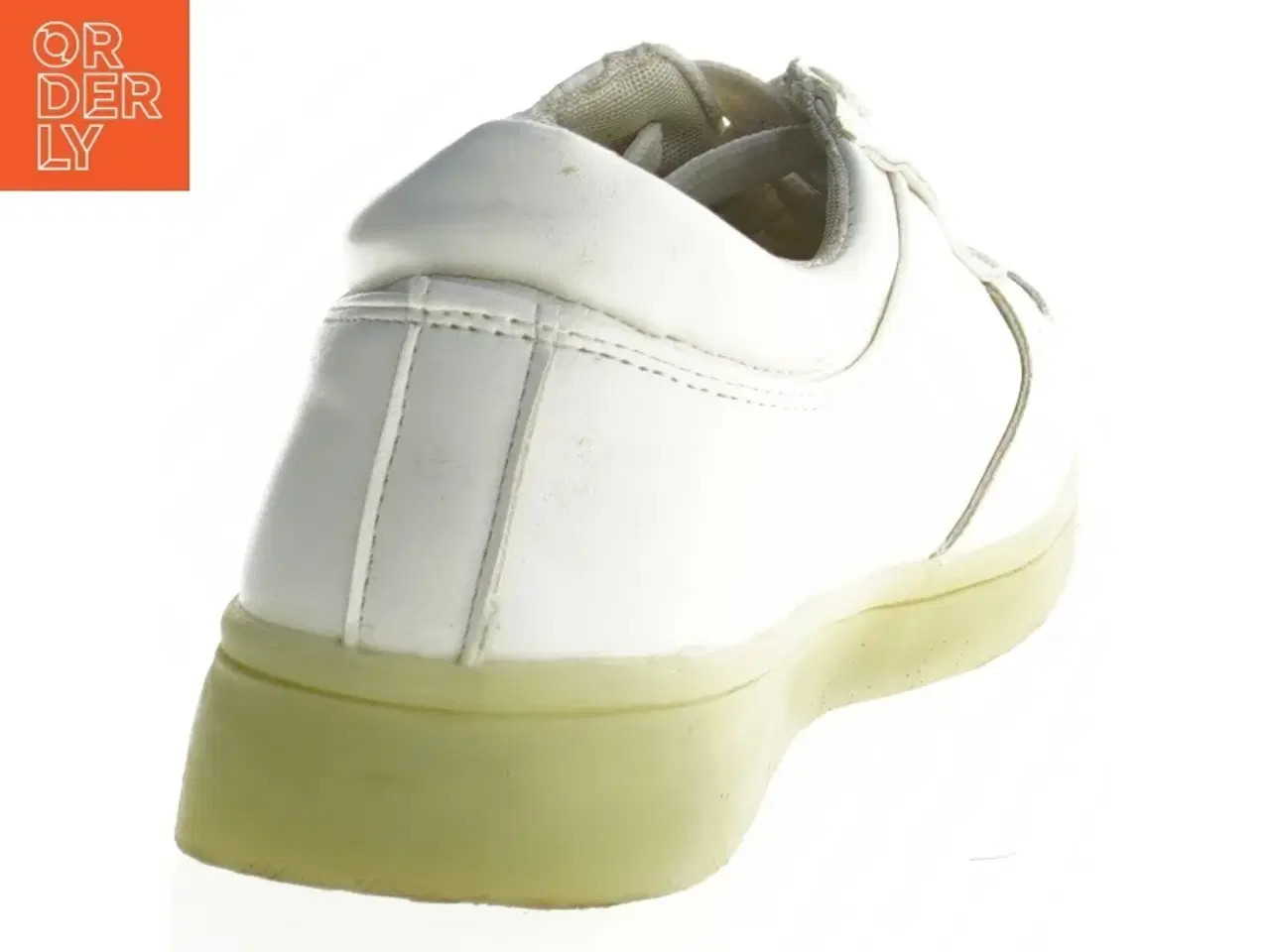 Billede 2 - Hvide sneakers (str. 3)