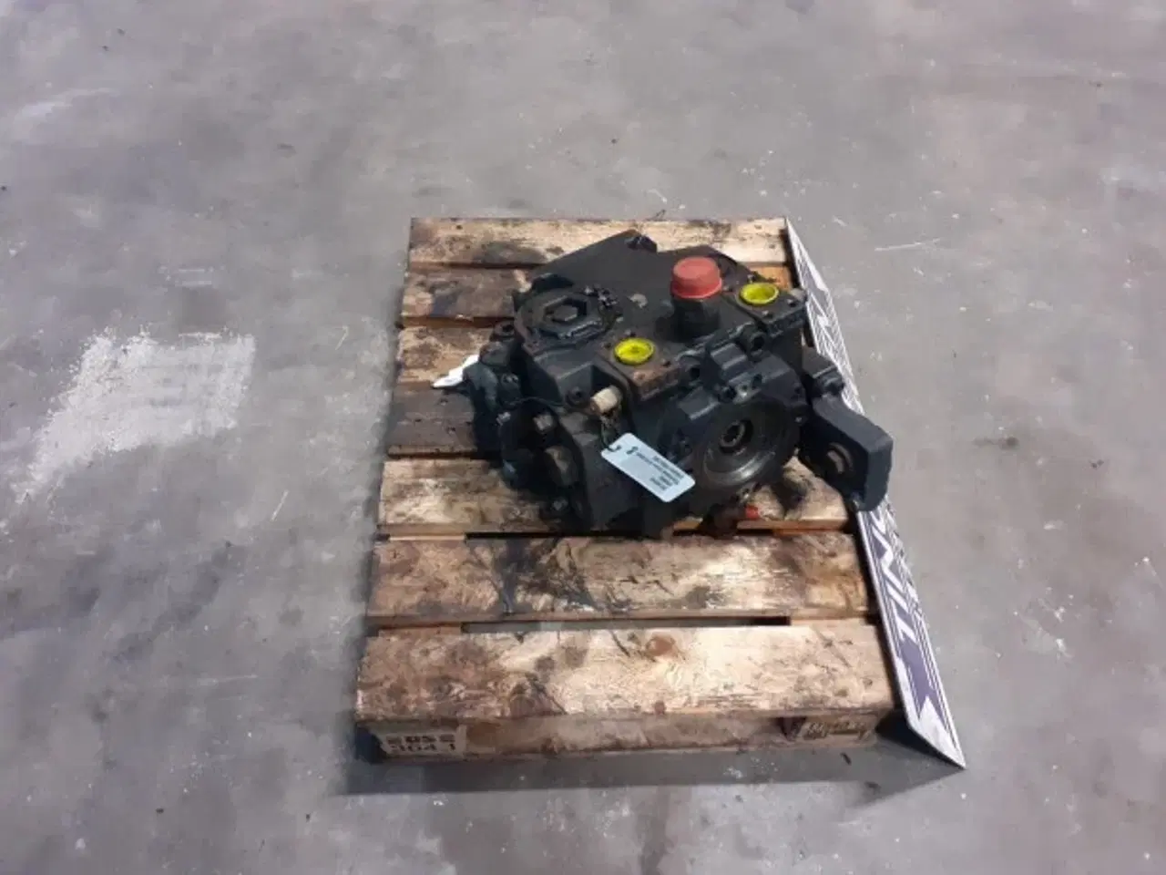 Billede 3 - New Holland CR9090 Hydrostatpumpe 87672069