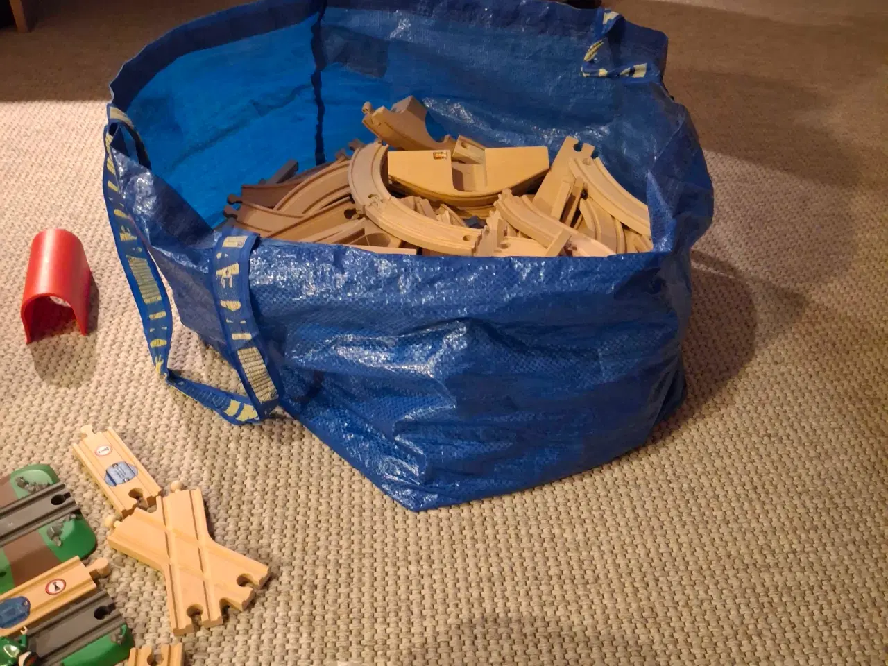 Billede 6 - Brio togbane stor Ikea taske med balndet.