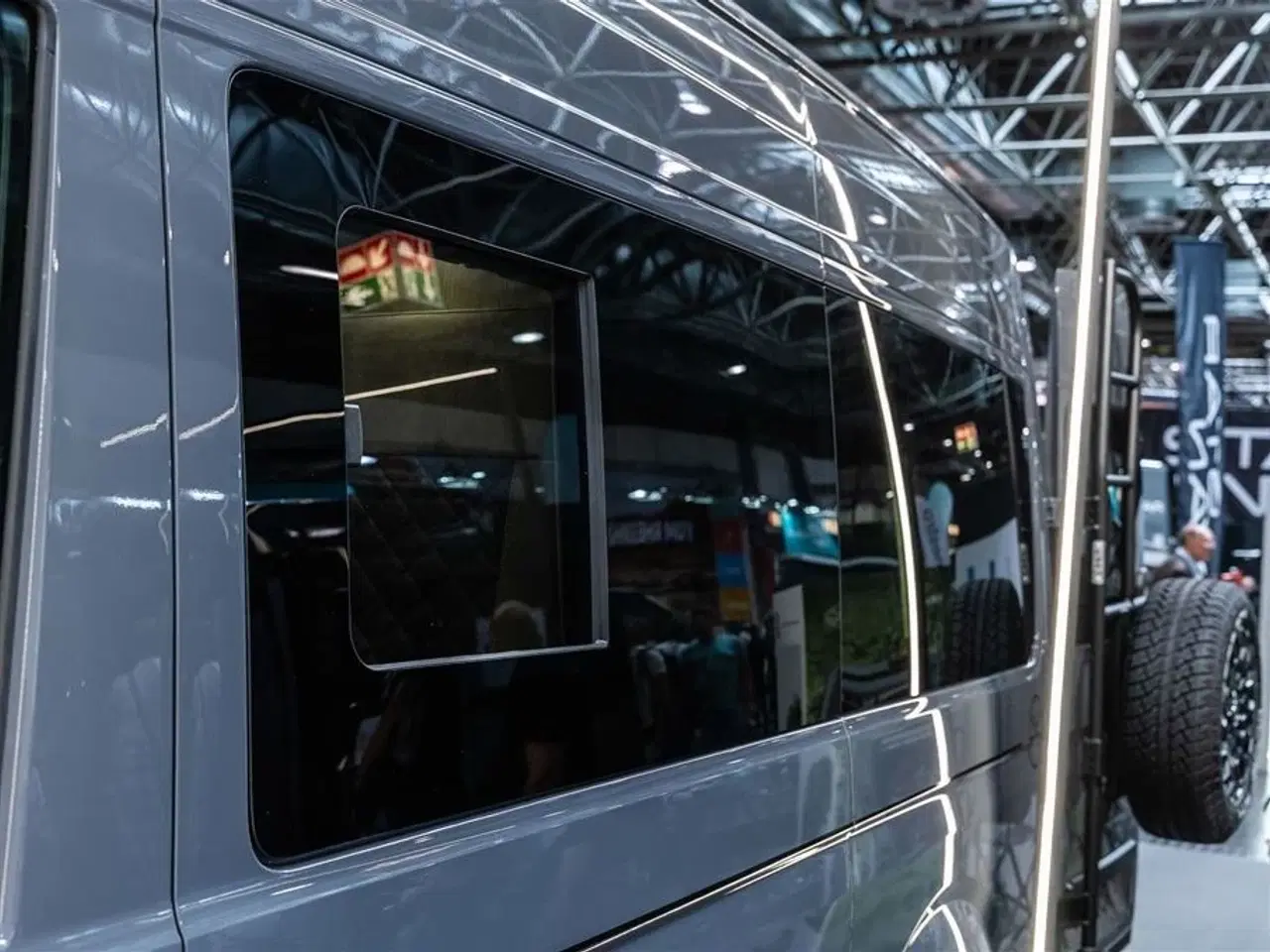 Billede 42 - 0 - FURGOK   Langsgående senge og cykel garage på 6 meter!