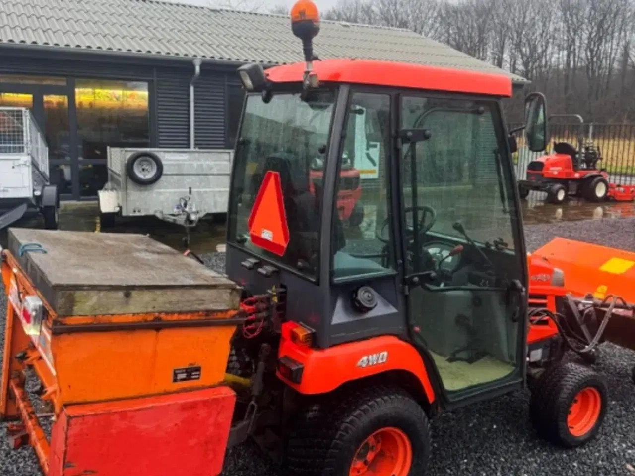 Billede 3 - Kubota 2350 minitraktor / 770 timer / vinterudstyr