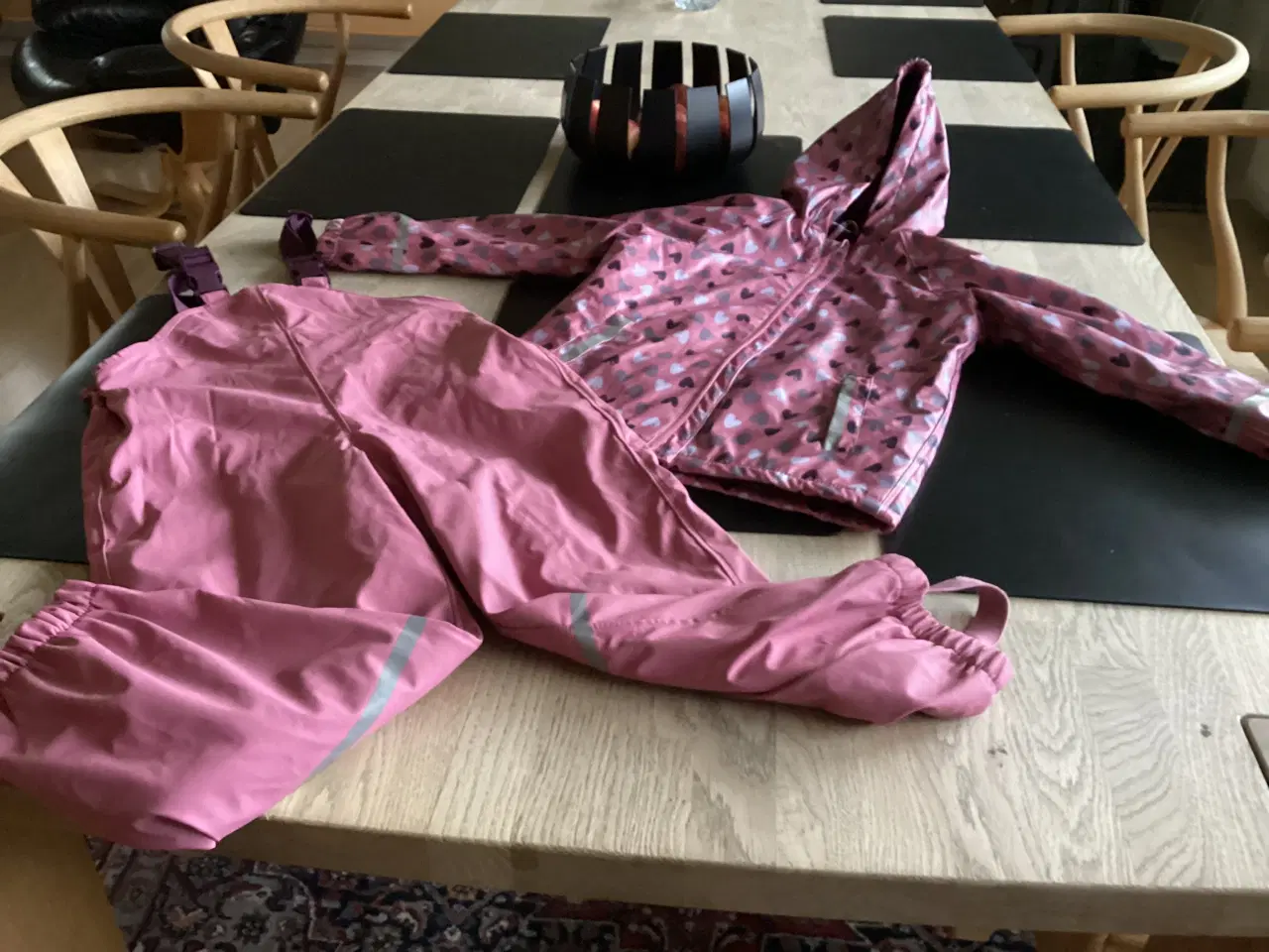 Billede 1 - Pige regn sæt str 5-6år