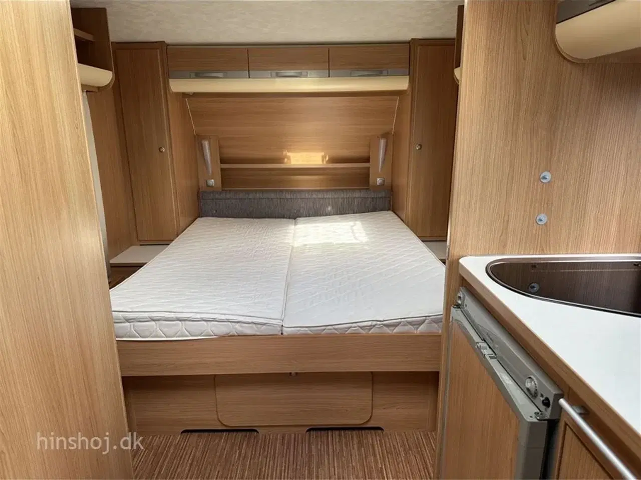 Billede 2 - 2009 - Adria Adora 563 PU   &amp;amp;amp;amp;apos;Vogn med fritstående dobbeltseng fra Hinshøj Caravan