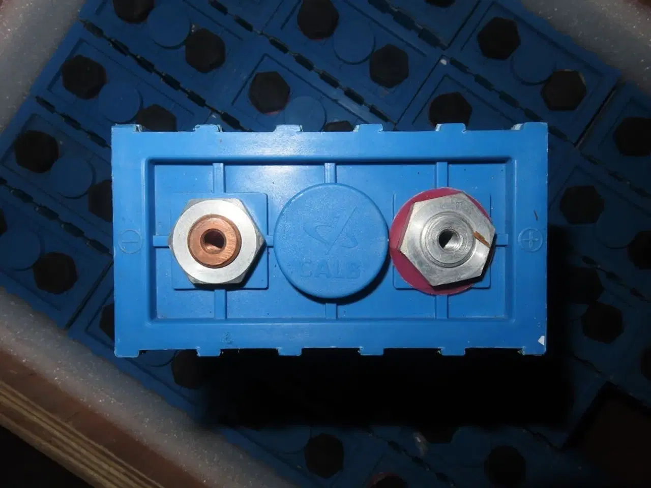 Billede 5 - Kasse med 30 stk lithium ion batterier CALB