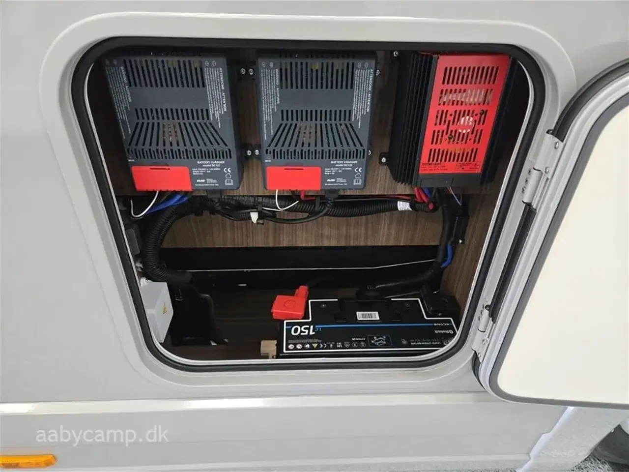 Billede 22 - 2026 - Euramobil Integra Line GT 726 EF   MERCEDES FØRE ASSISTENTER.  MERCEDES AL-KO. UDVENDIG GAS. UDVENDIG BRUSER. LITHIUM BATTERI. ALDE CENTRALVARME.