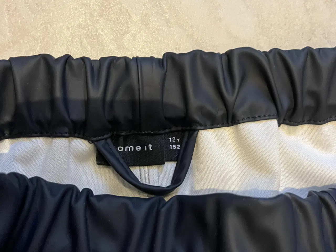 Billede 3 - Mørkeblåt regntøj, Name it. Stort set ikke brugt