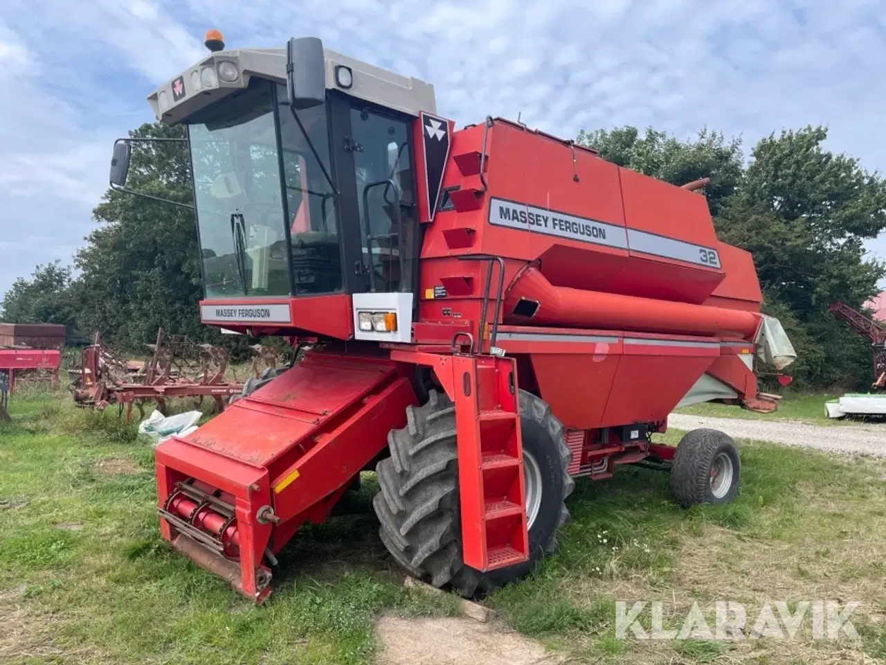 Billede 1 - Mejetærsker Massey Ferguson 32 med skærebord og vogn