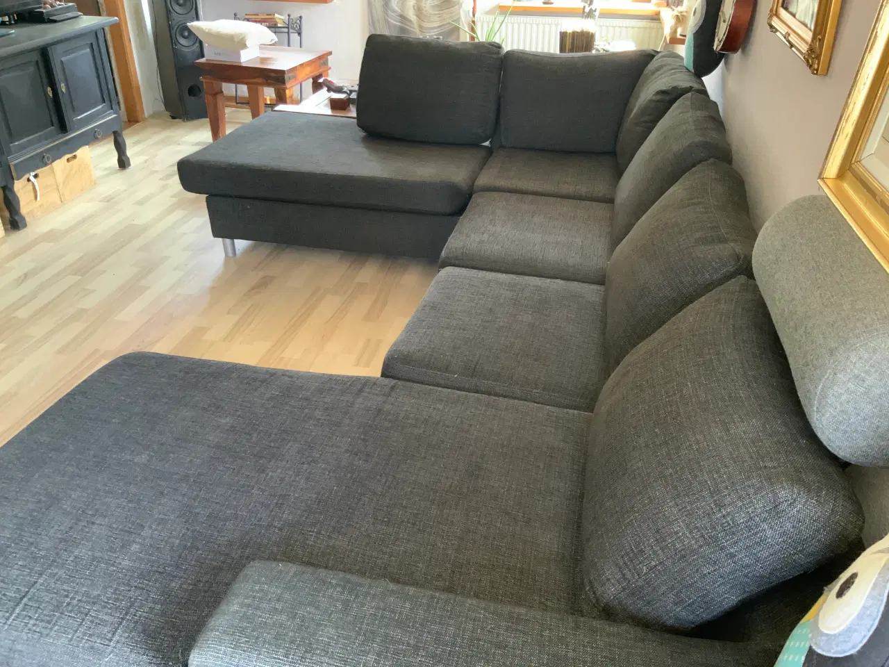 Billede 3 -  Chaiselong sofa i flot stand med masse plads.  