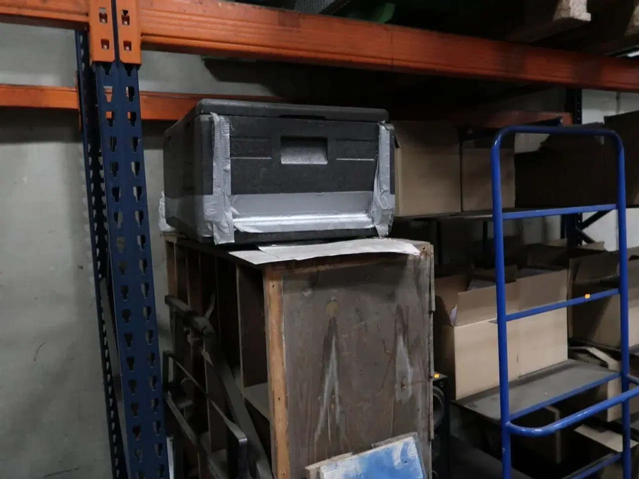 Billede 3 - Palle med højtalere, termokasser m.m.