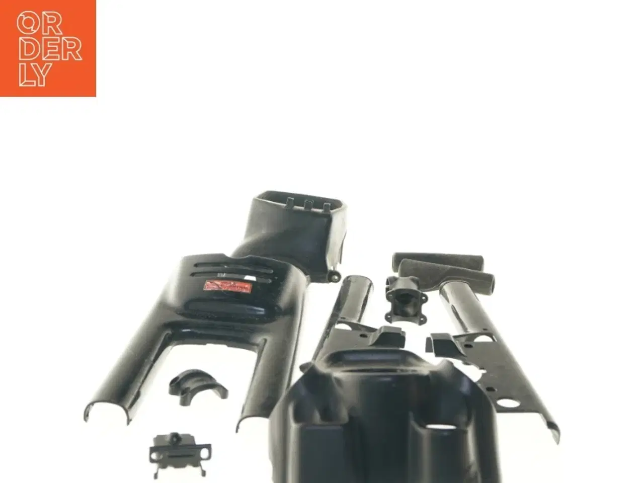 Billede 2 - Plastdele til motorcykel (str. 41 cm og 41 cm og 18 cm og 17 og 2 af 11 cm og 10 cm og 7 cm og 5 cm)