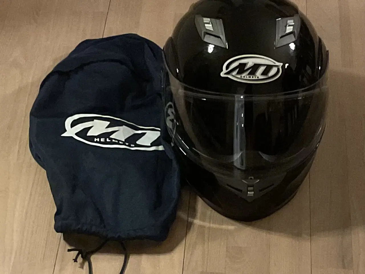 Billede 1 - Motorcykelhjelm med visir og solskærm