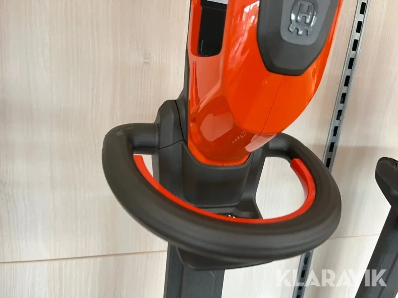 Billede 5 - Hækkeklipper Husqvarna 215iHD45 2 styk