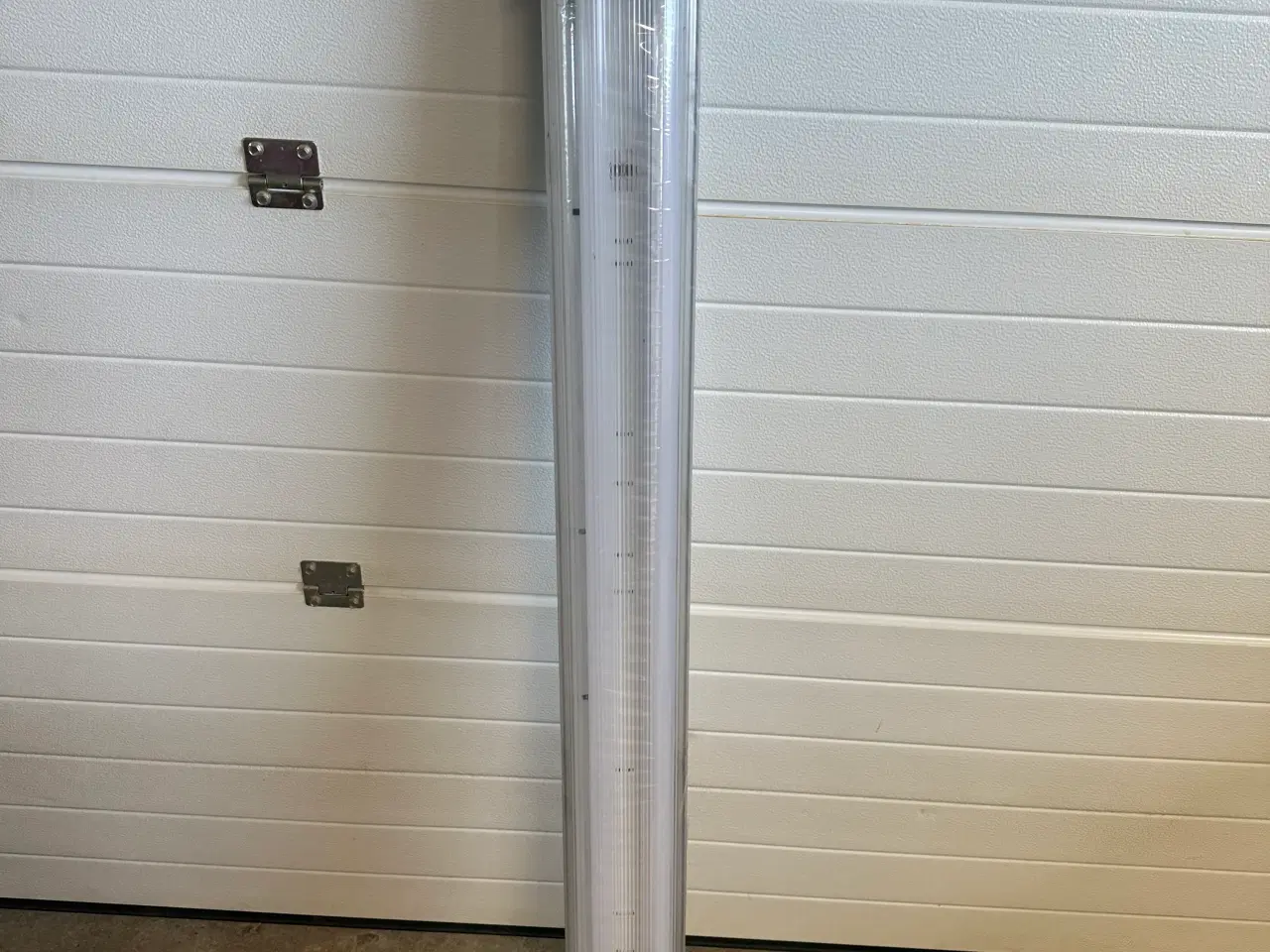 Billede 1 - Lysarmatur 2x22 watt LED nye 7 stk 200 kr stk