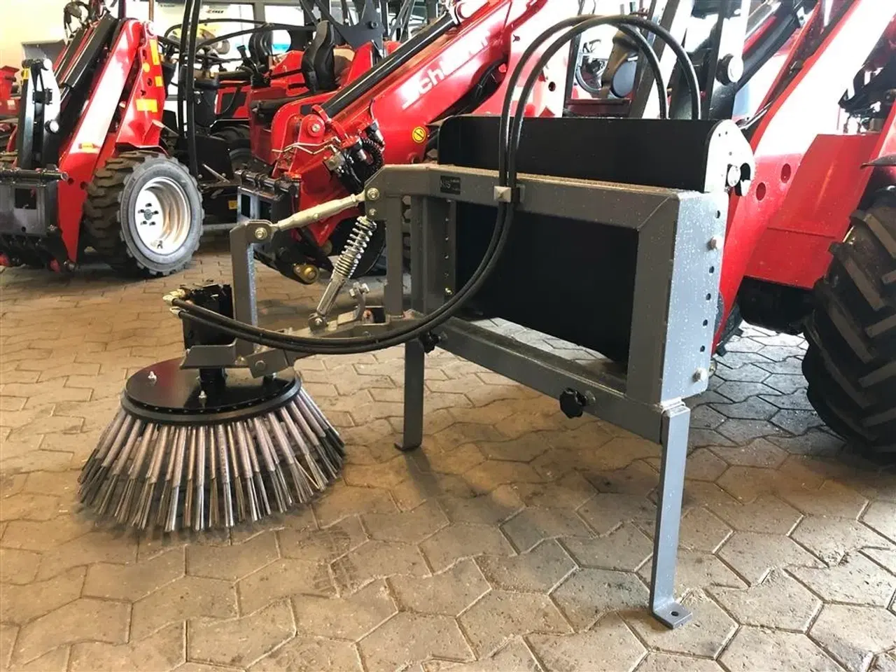 Billede 7 - Universal Ukrudtsbørste TIL ALLE TYPER MINILÆSSER