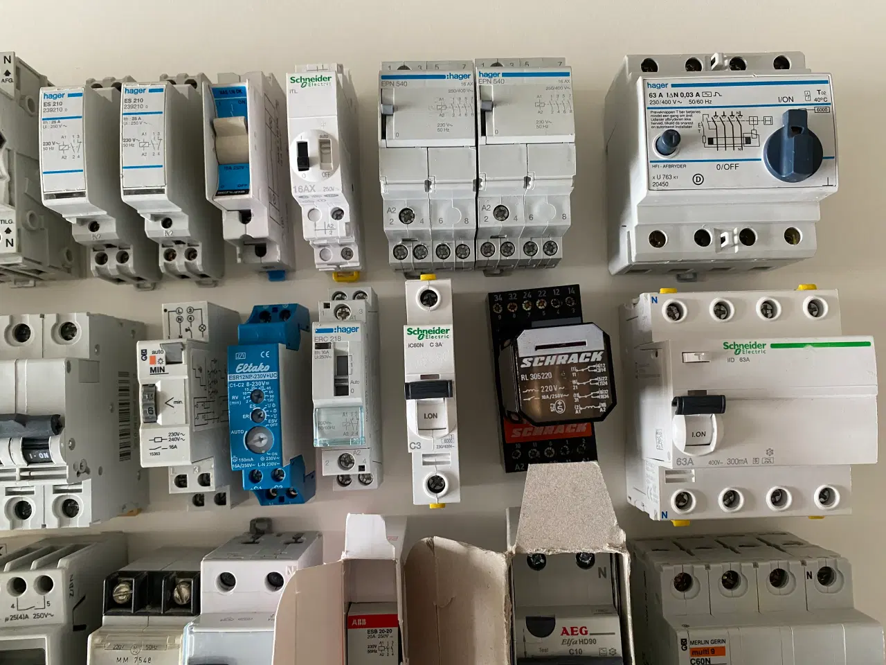 Billede 10 - Schneider Automatsikring  og Kombiafb.