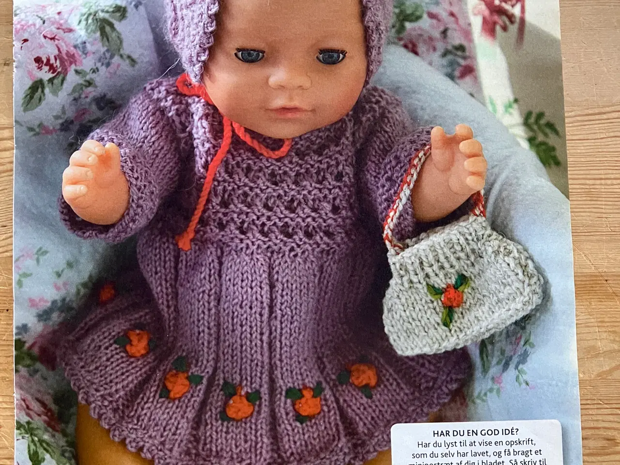 Billede 2 - Yndig strikket kjole m.m. til Baby Born