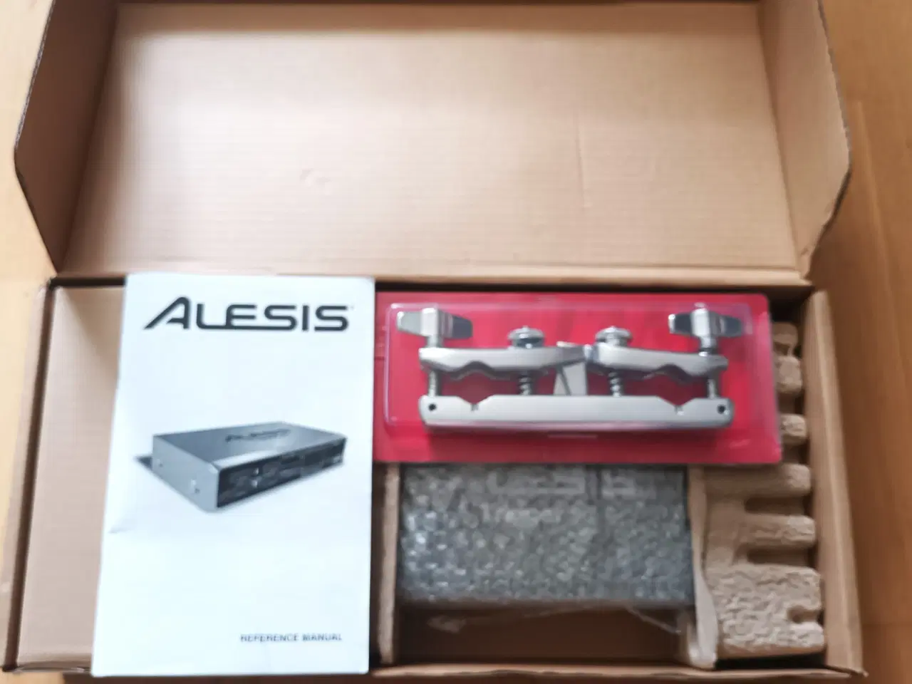 Billede 7 - Alesis Trigger iO + Tama MC62 clamp + MIDI kabel 