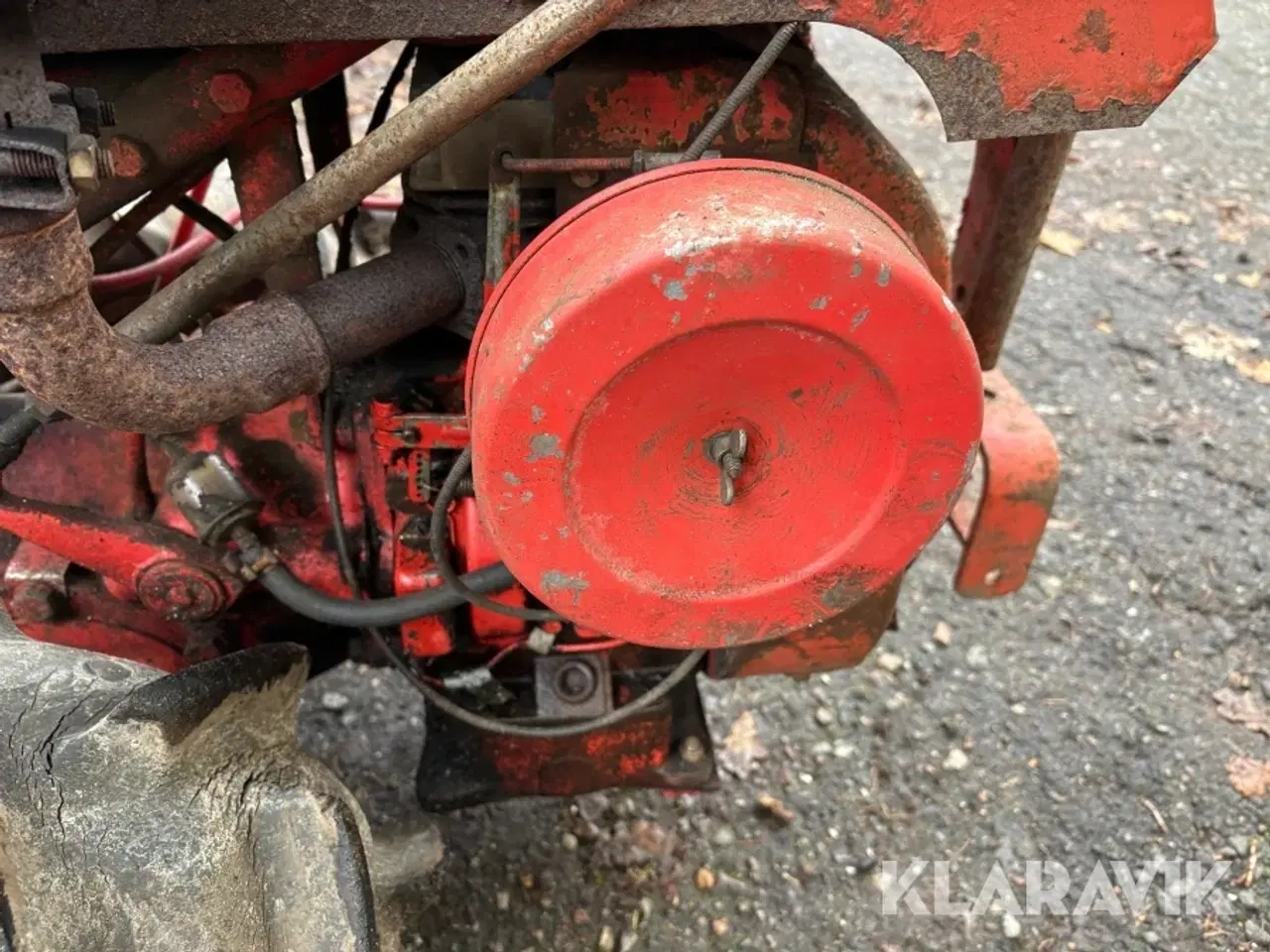 Billede 4 - Redskabsbærer med kost og klippebord GRAVELY 5260