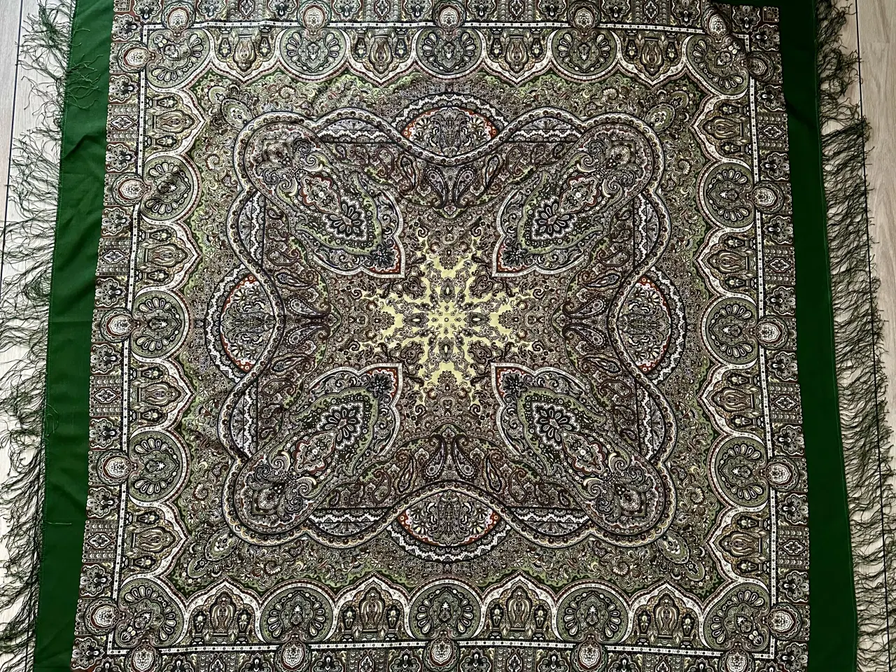 Billede 1 - To store retro uldsjal fra Rusland i flot stand