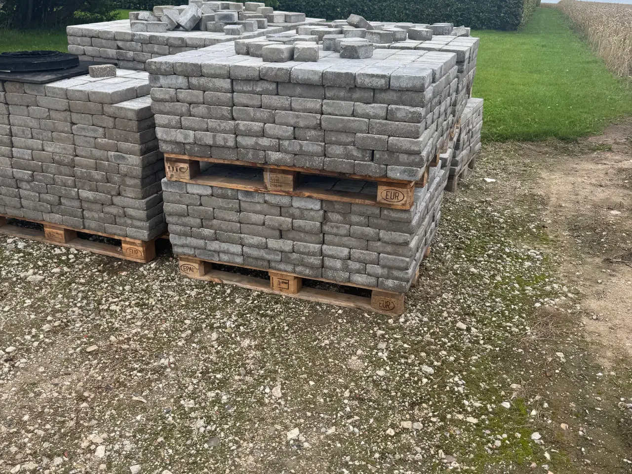 Billede 2 - Herregådssten 90 m3 model sort/grå