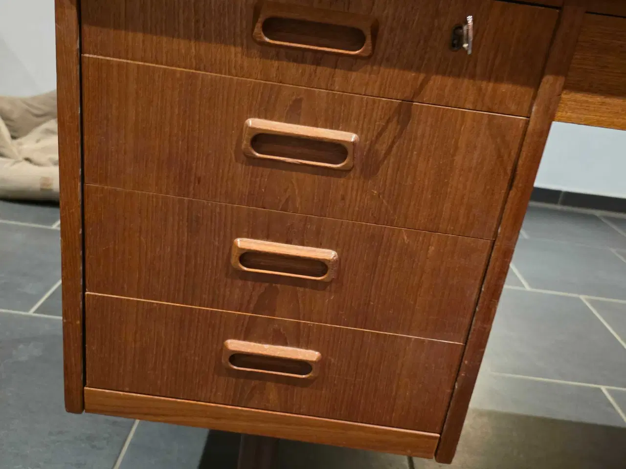 Billede 6 - Flot Teaktræ skrivebord