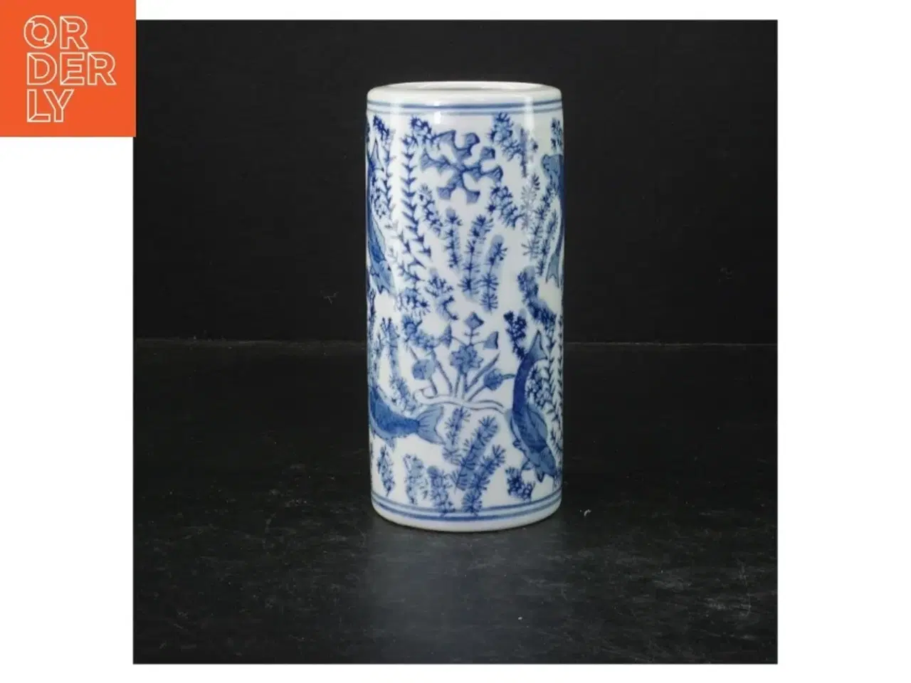 Billede 1 - Blå og hvid porcelænskrukke (str. Ø. 7 cm. længde, 15,5 cm)