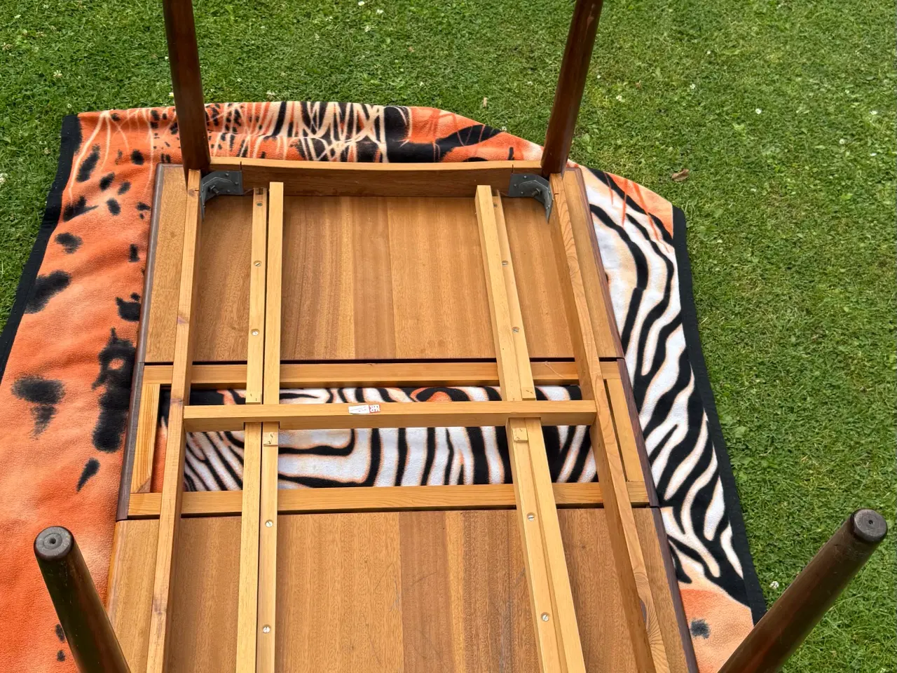 Billede 7 - 🌟 Retro Palisander Spisebord med Hollandsk Udtræk