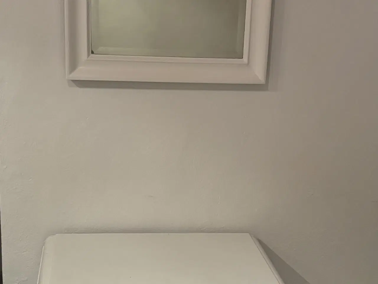 Billede 3 - Retro kommode og spejl med slebne kanter