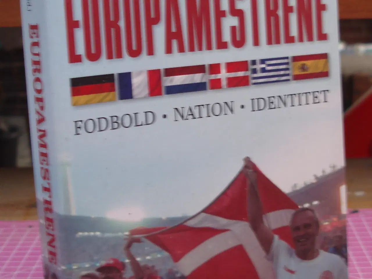 Billede 1 - Europamestrene Fodbold Nation Identitet