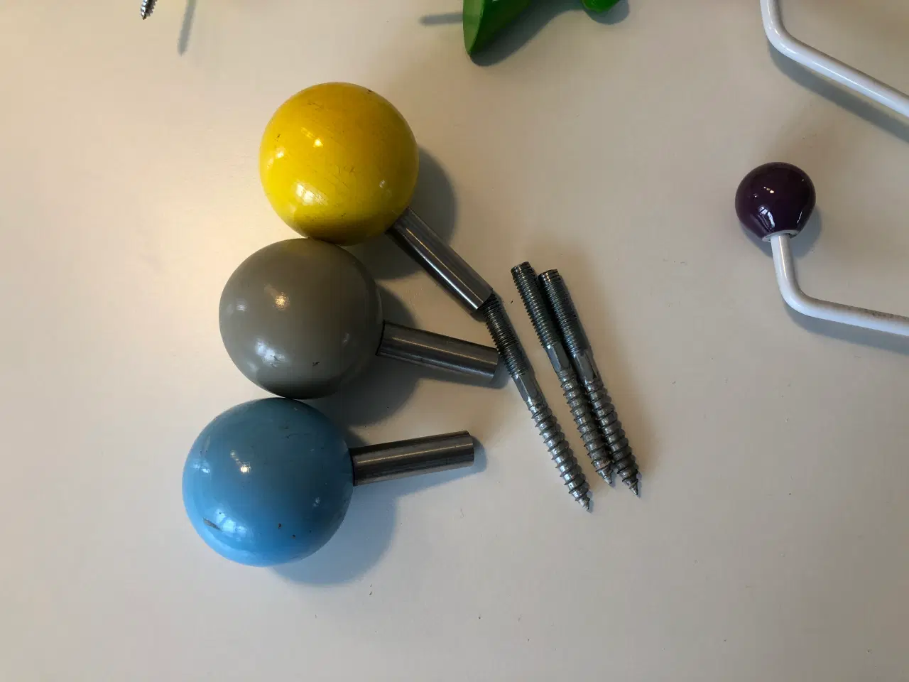 Billede 5 - Knagerække i flotte farver