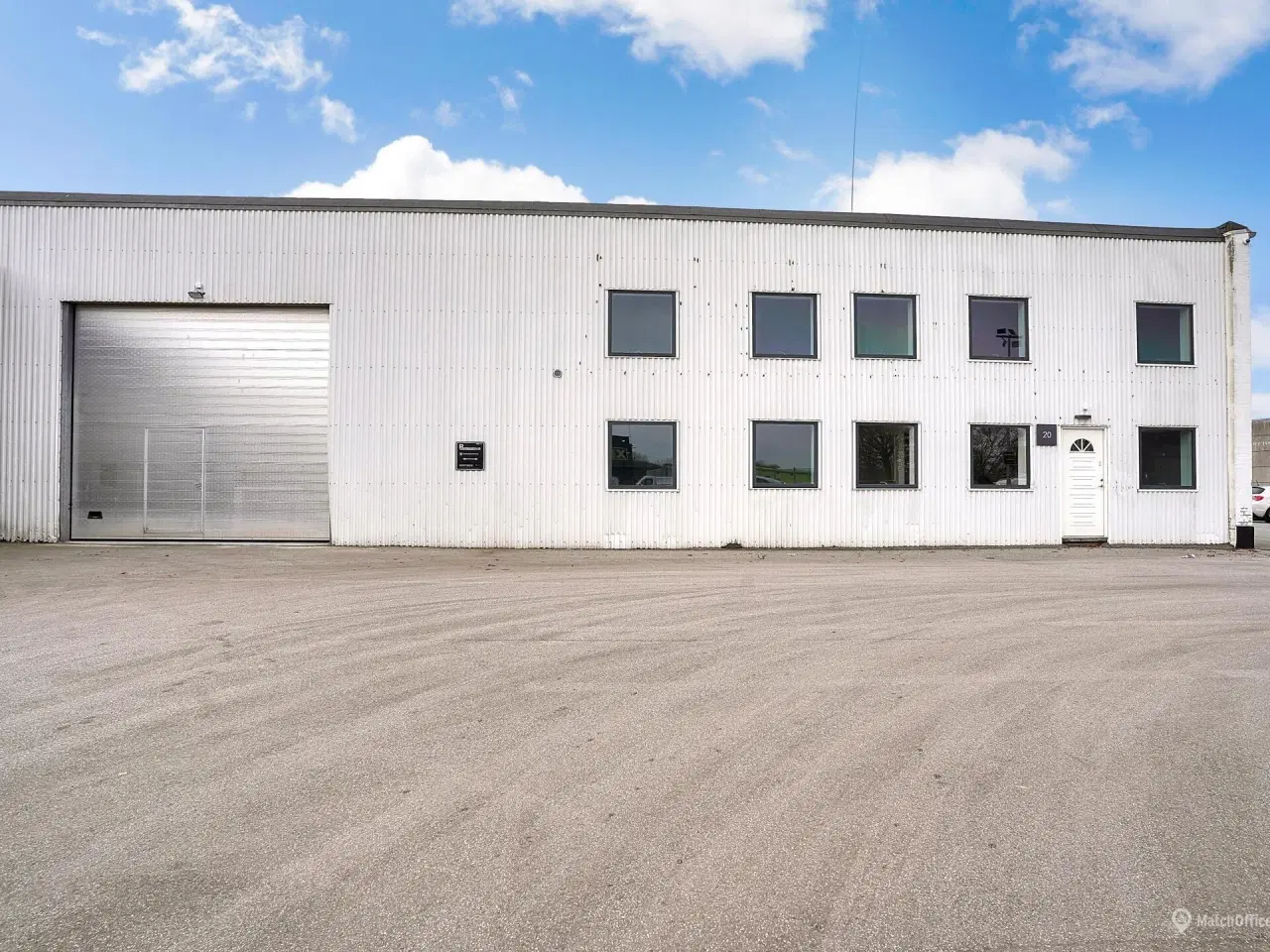 Billede 2 - Stort og generelt nyistandsat lagerlejemål.