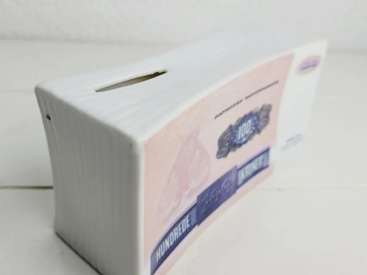 Billede 2 - ⭐️- Retro sparebøsse i form af en 100 kr. seddel!